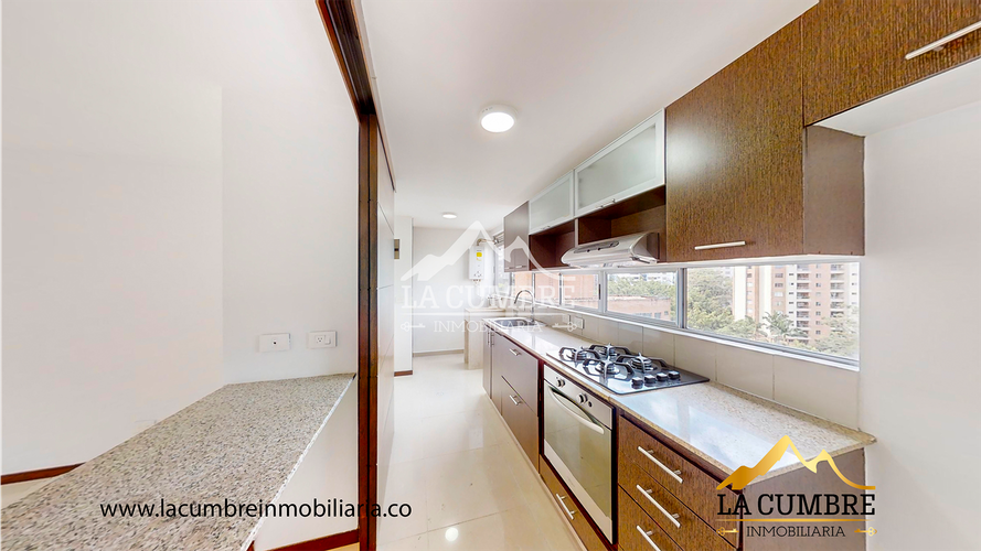 Apartamento de 3 alcobas en arriendo en Los Balsos, Medellín, 130 m² · foto 10 de 18
