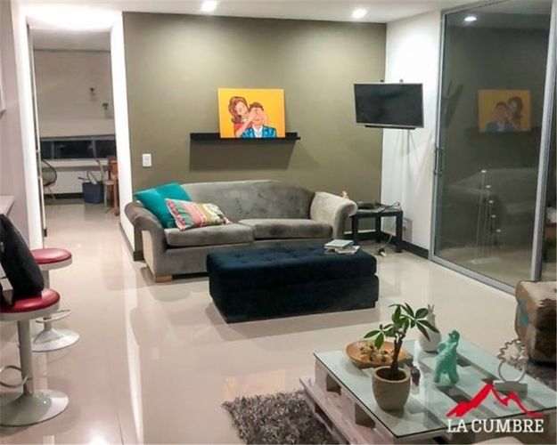 Apartamento de 2 alcobas en arriendo en Los Balsos, Medellín, 92 m² · foto 3 de 8