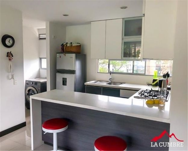 Apartamento de 2 alcobas en arriendo en Los Balsos, Medellín, 92 m² · foto 5 de 8