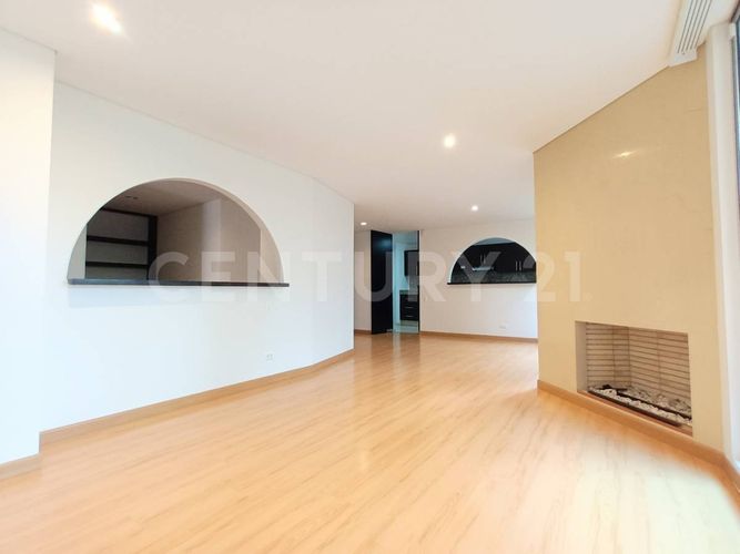 Apartamento en venta en Lagos De Cordoba, Bogotá · foto 4 de 24