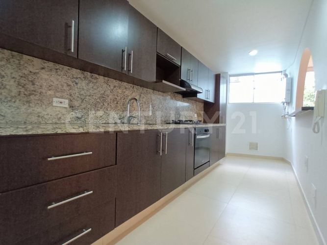 Apartamento en venta en Lagos De Cordoba, Bogotá · foto 7 de 24