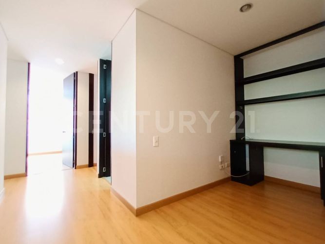 Apartamento en venta en Lagos De Cordoba, Bogotá · foto 13 de 24