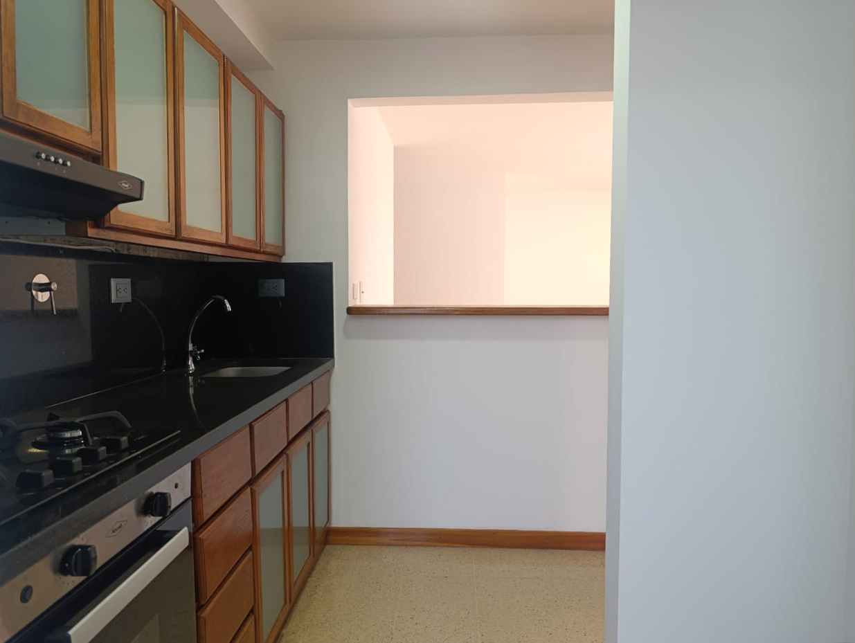 Apartamento en arriendo en El Poblado, Medellín · foto 6 de 14