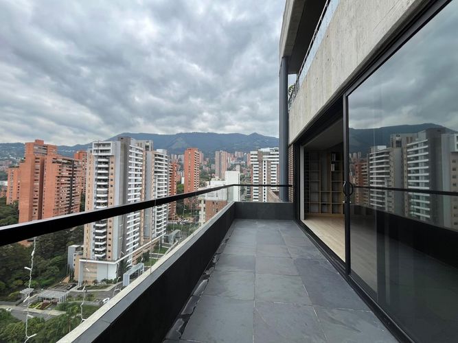 Apartamento de 1 alcoba en venta en El Poblado, Medellín, 249 m² · foto 18 de 18