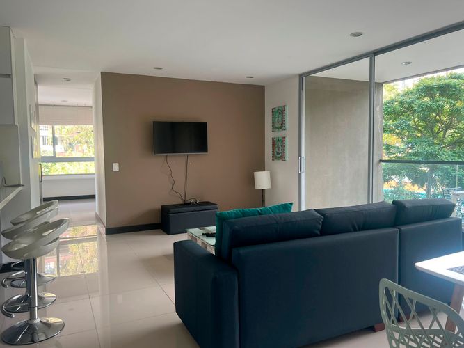 Apartamento de 2 alcobas en arriendo en El Poblado, Medellín, 92 m² · foto 3 de 19