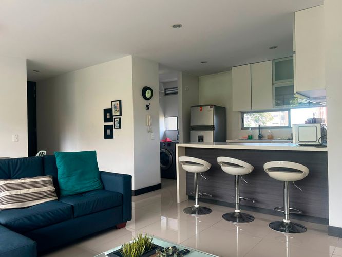 Apartamento de 2 alcobas en arriendo en El Poblado, Medellín, 92 m² · foto 6 de 19