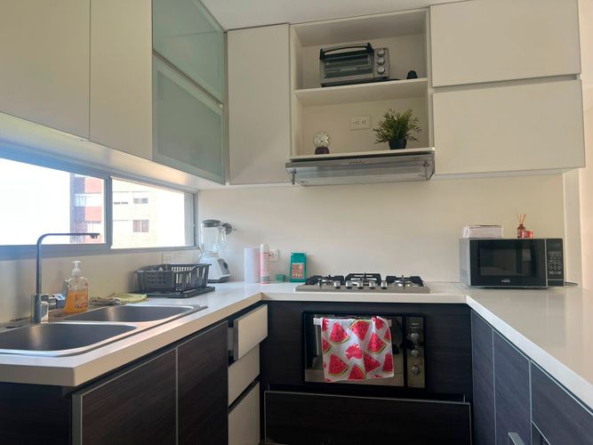 Apartamento de 2 alcobas en arriendo en El Poblado, Medellín, 92 m² · foto 9 de 19