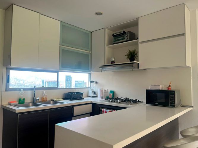 Apartamento de 2 alcobas en arriendo en El Poblado, Medellín, 92 m² · foto 11 de 19