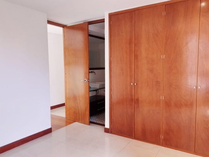 Apartamento de 2 alcobas en arriendo en Loma De Los Gonzalez, Medellín, 112 m² · foto 12 de 18