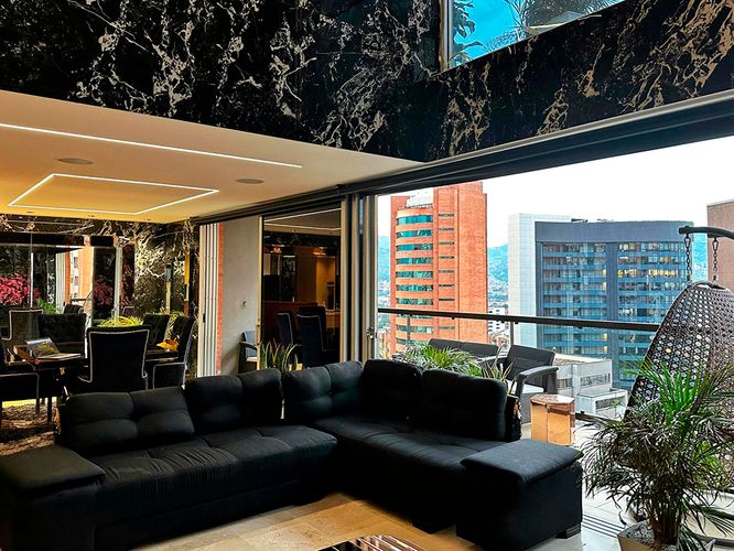 Apartamento de 3 alcobas en venta en El Poblado, Medellín, 269 m² · foto 3 de 10