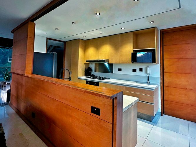 Apartamento de 3 alcobas en venta en El Poblado, Medellín, 269 m² · foto 5 de 10