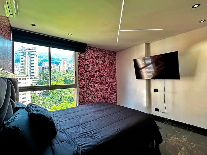 Apartamento de 3 alcobas en venta en El Poblado, Medellín, 269 m² · foto 7 de 10