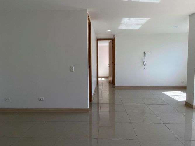 Apartamento de 2 alcobas en venta en Tres Esquinas, Sabaneta, 71 m² · foto 2 de 20