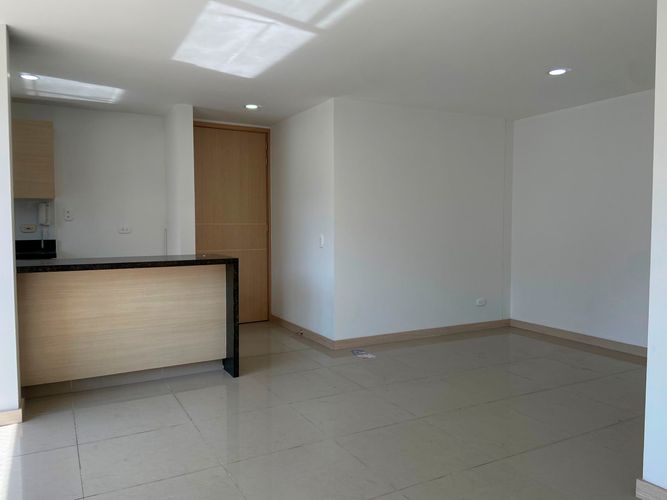 Apartamento de 2 alcobas en venta en Tres Esquinas, Sabaneta, 71 m² · foto 4 de 20