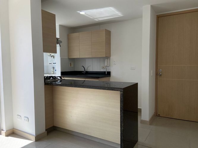 Apartamento de 2 alcobas en venta en Tres Esquinas, Sabaneta, 71 m² · foto 6 de 20
