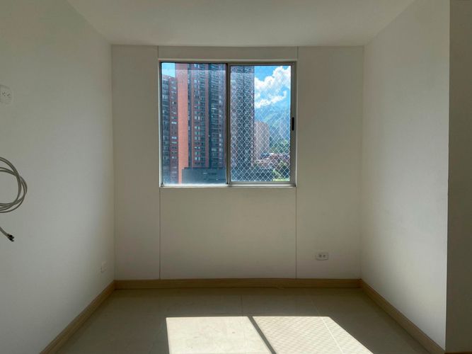 Apartamento de 2 alcobas en venta en Tres Esquinas, Sabaneta, 71 m² · foto 17 de 20