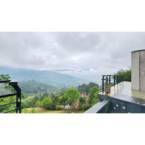 Casa de 4 alcobas en venta en Loma Del Escobero, Envigado, 310 m² · foto 4 de 21