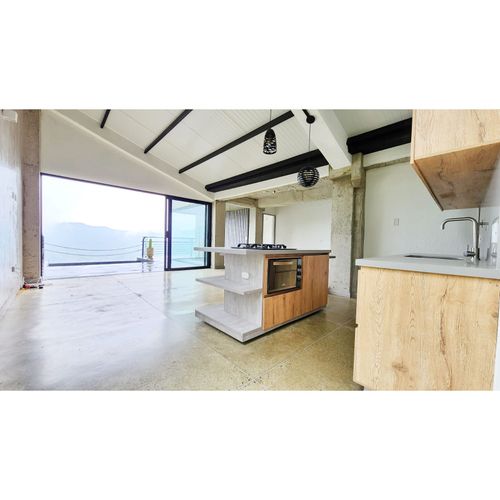 Casa de 4 alcobas en venta en Loma Del Escobero, Envigado, 310 m² · foto 2 de 21