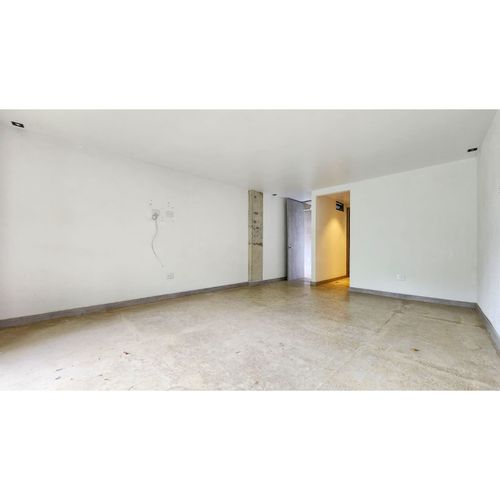 Casa de 4 alcobas en venta en Loma Del Escobero, Envigado, 310 m² · foto 13 de 21