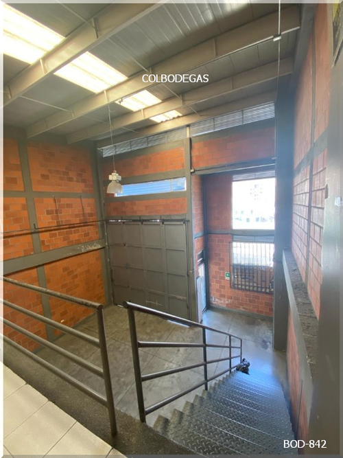 Bodega en venta en Zona Industrial La Popa, Dosquebradas, 250 m² · foto 3 de 24
