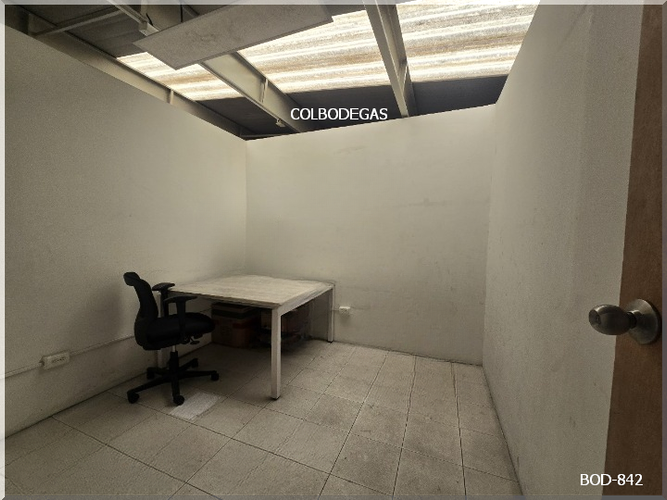 Bodega en venta en Zona Industrial La Popa, Dosquebradas, 250 m² · foto 17 de 24