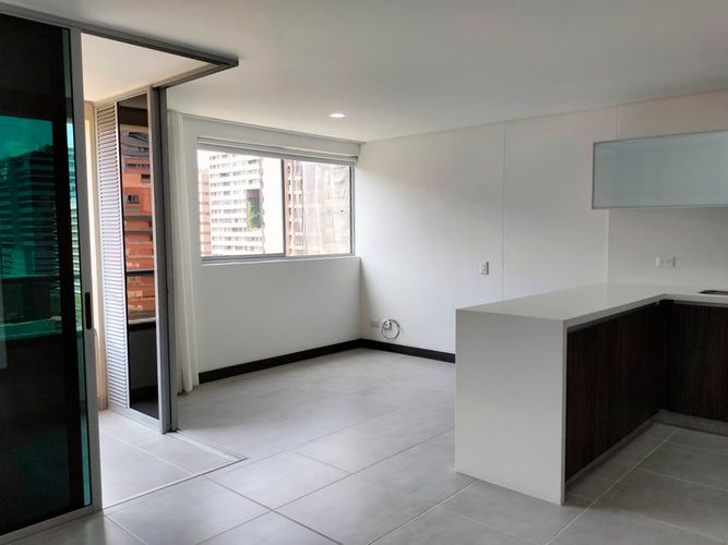 Apartamento de 2 alcobas en arriendo en El Poblado, Medellín, 78 m² · foto 4 de 18