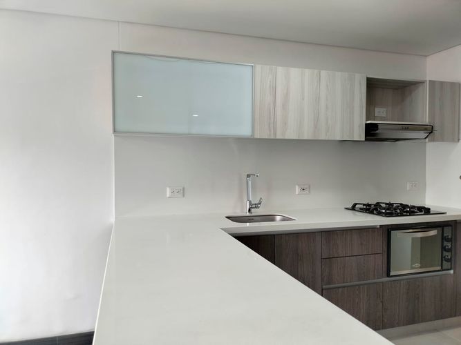 Apartamento de 2 alcobas en arriendo en El Poblado, Medellín, 78 m² · foto 5 de 18