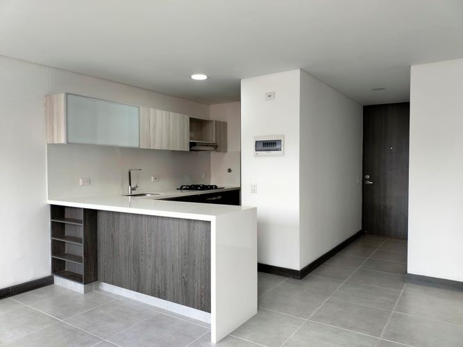 Apartamento de 2 alcobas en arriendo en El Poblado, Medellín, 78 m² · foto 7 de 18