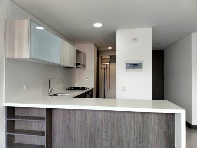 Apartamento de 2 alcobas en arriendo en El Poblado, Medellín, 78 m² · foto 8 de 18