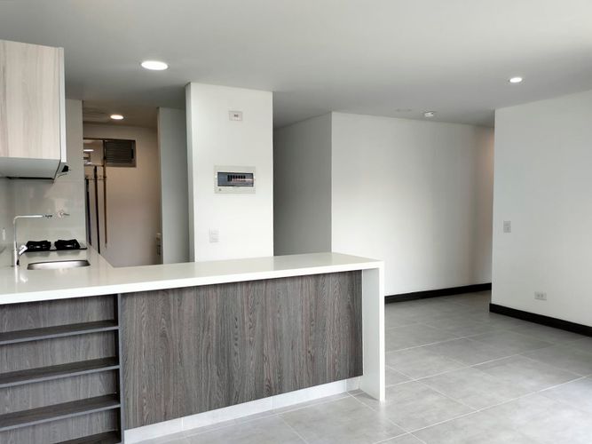 Apartamento de 2 alcobas en arriendo en El Poblado, Medellín, 78 m² · foto 9 de 18