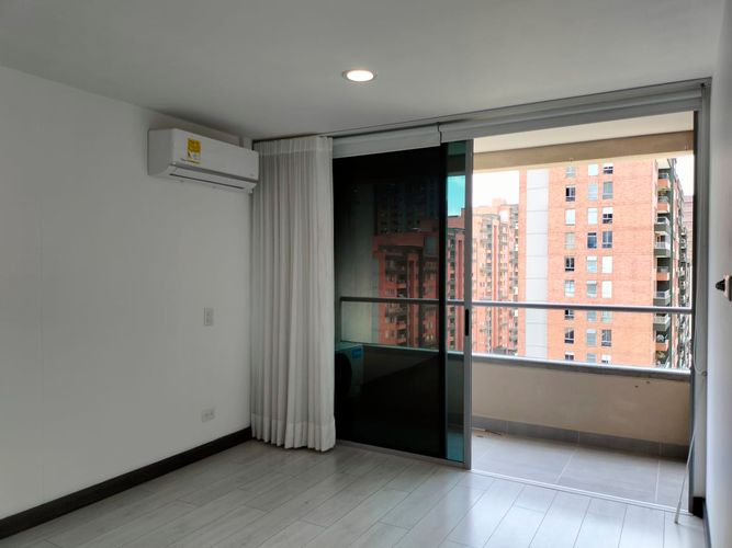 Apartamento de 2 alcobas en arriendo en El Poblado, Medellín, 78 m² · foto 12 de 18
