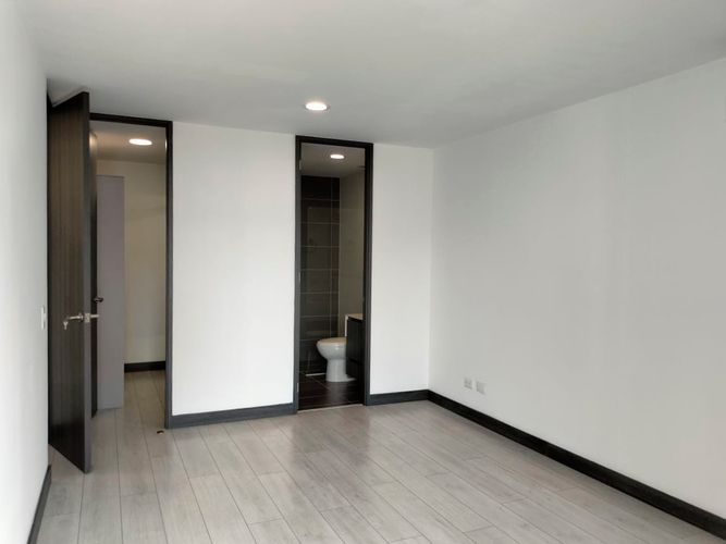 Apartamento de 2 alcobas en arriendo en El Poblado, Medellín, 78 m² · foto 14 de 18