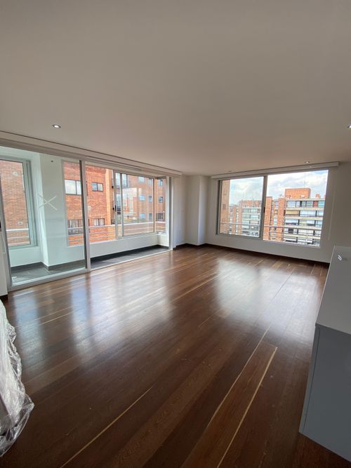 Apartamento de 5 alcobas en venta en Los Rosales, Bogotá, 262 m² · foto 3 de 19