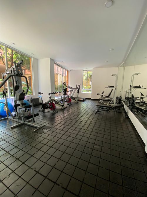Apartamento de 5 alcobas en venta en Los Rosales, Bogotá, 262 m² · foto 12 de 19