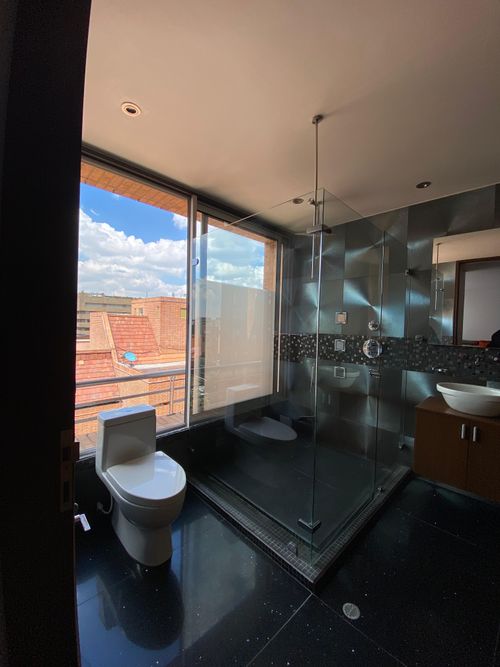 Apartamento de 5 alcobas en venta en Los Rosales, Bogotá, 262 m² · foto 14 de 19