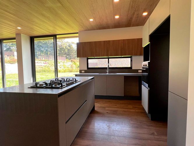 Casa de 3 alcobas en venta en Loma Del Chocho, Envigado, 300 m² · foto 3 de 17