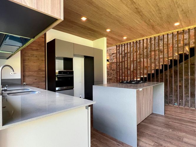 Casa de 3 alcobas en venta en Loma Del Chocho, Envigado, 300 m² · foto 4 de 17