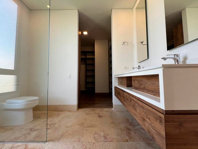 Casa de 3 alcobas en venta en Loma Del Chocho, Envigado, 300 m² · foto 15 de 17