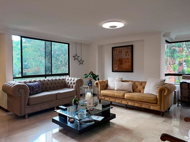 Apartamento de 3 alcobas en venta en El Poblado, Medellín, 210 m² · foto 2 de 20