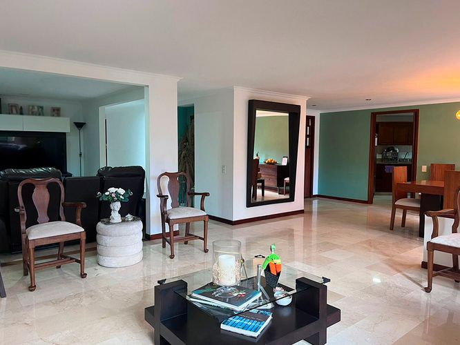 Apartamento de 3 alcobas en venta en El Poblado, Medellín, 210 m² · foto 4 de 20