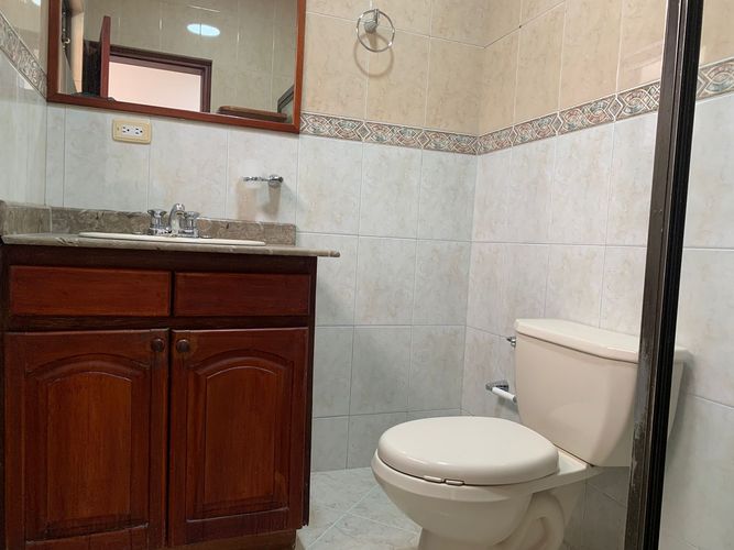 Local en arriendo en El Poblado, Medellín, 191 m² · foto 14 de 14