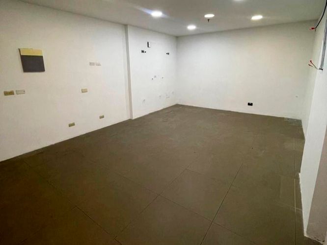 Local en arriendo en El Poblado, Medellín, 28 m² · foto 5 de 5
