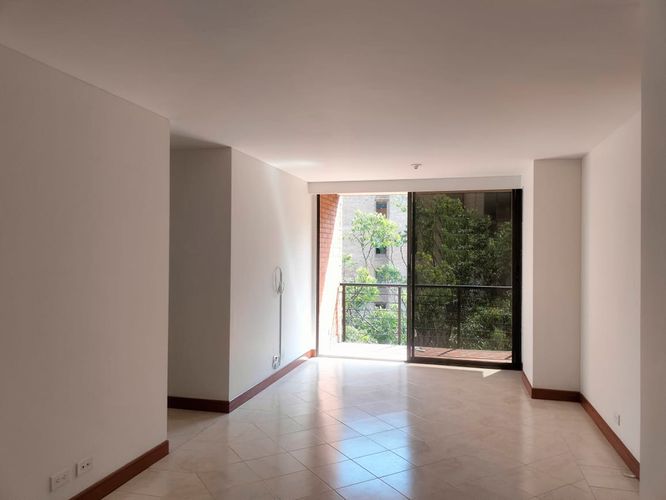 Apartamento de 2 alcobas en arriendo en El Poblado, Medellín, 80 m² · foto 2 de 18