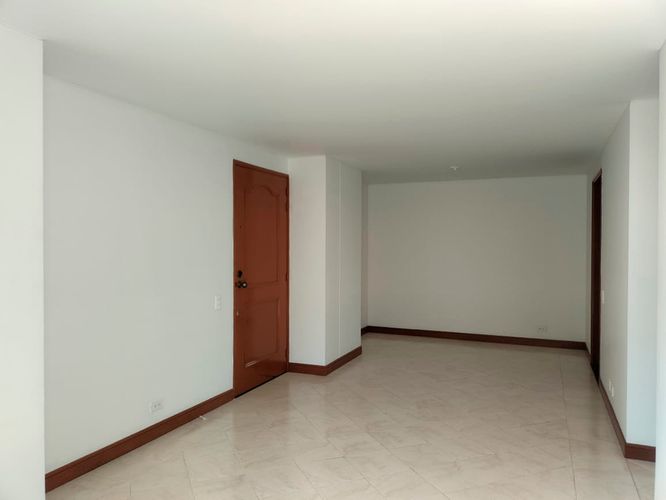 Apartamento de 2 alcobas en arriendo en El Poblado, Medellín, 80 m² · foto 3 de 18