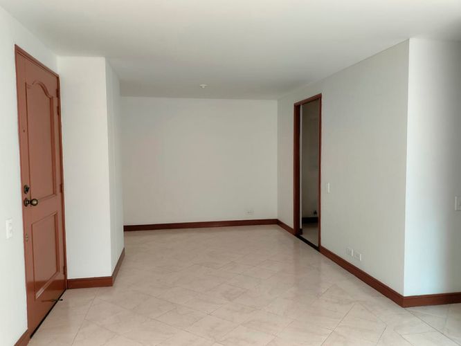 Apartamento de 2 alcobas en arriendo en El Poblado, Medellín, 80 m² · foto 4 de 18