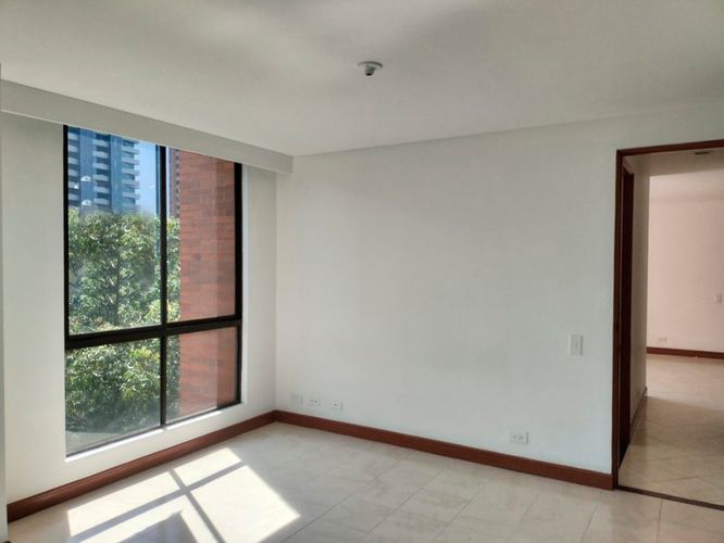 Apartamento de 2 alcobas en arriendo en El Poblado, Medellín, 80 m² · foto 9 de 18