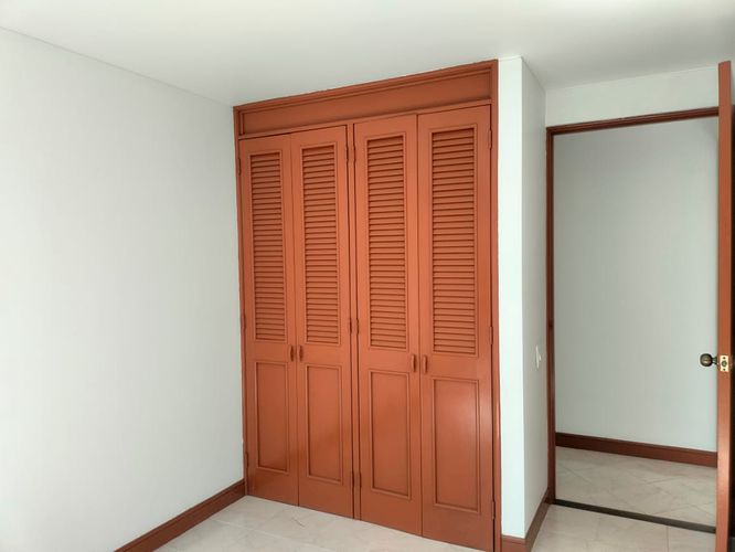 Apartamento de 2 alcobas en arriendo en El Poblado, Medellín, 80 m² · foto 11 de 18