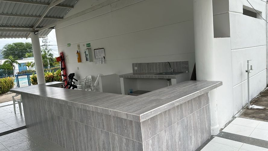 Casa de 5 alcobas en venta en Miraflores, Girardot, 240 m² · foto 5 de 11
