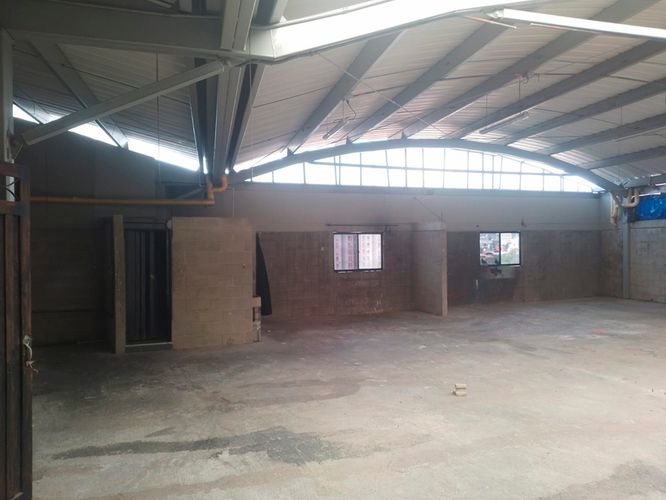 Bodega en arriendo en El Poblado, Medellín, 400 m² · foto 10 de 12
