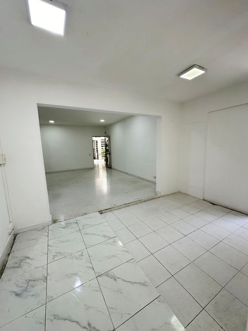 Oficina en arriendo en Santa Monica, Cali, 48 m² · foto 3 de 11